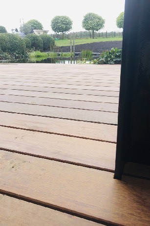 Réalisation d'une terrasse de jardin en IPE à Crupet